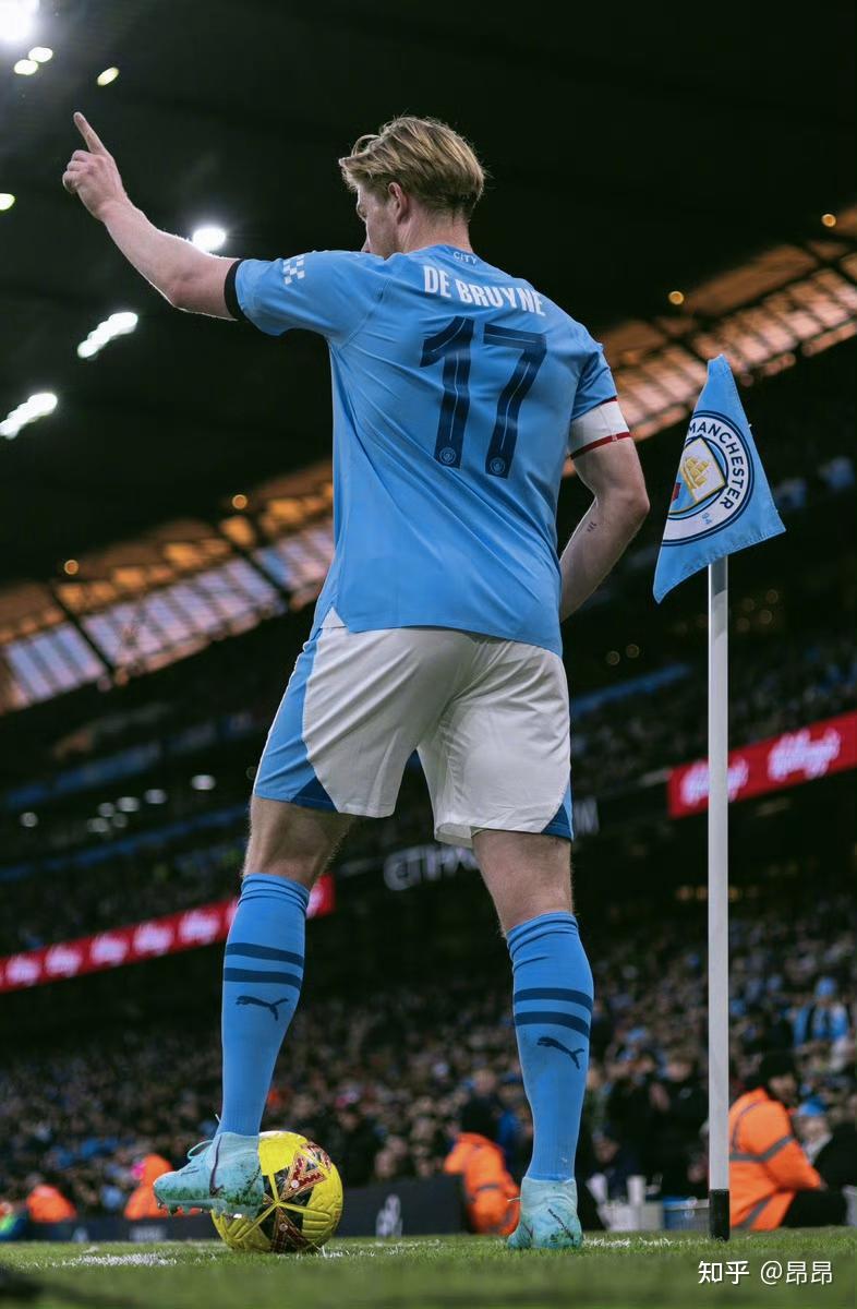 赫内斯：孔帕尼有两三个优点，他只谈论足球不给记者提供素材