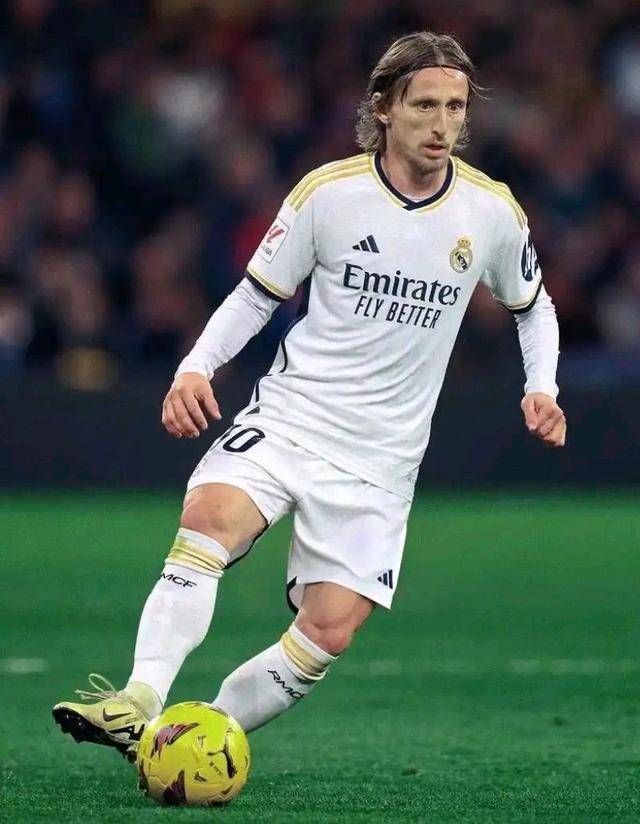 半场战报：国安2-0亚泰，塞尔吉尼奥破旧主，法比奥点射